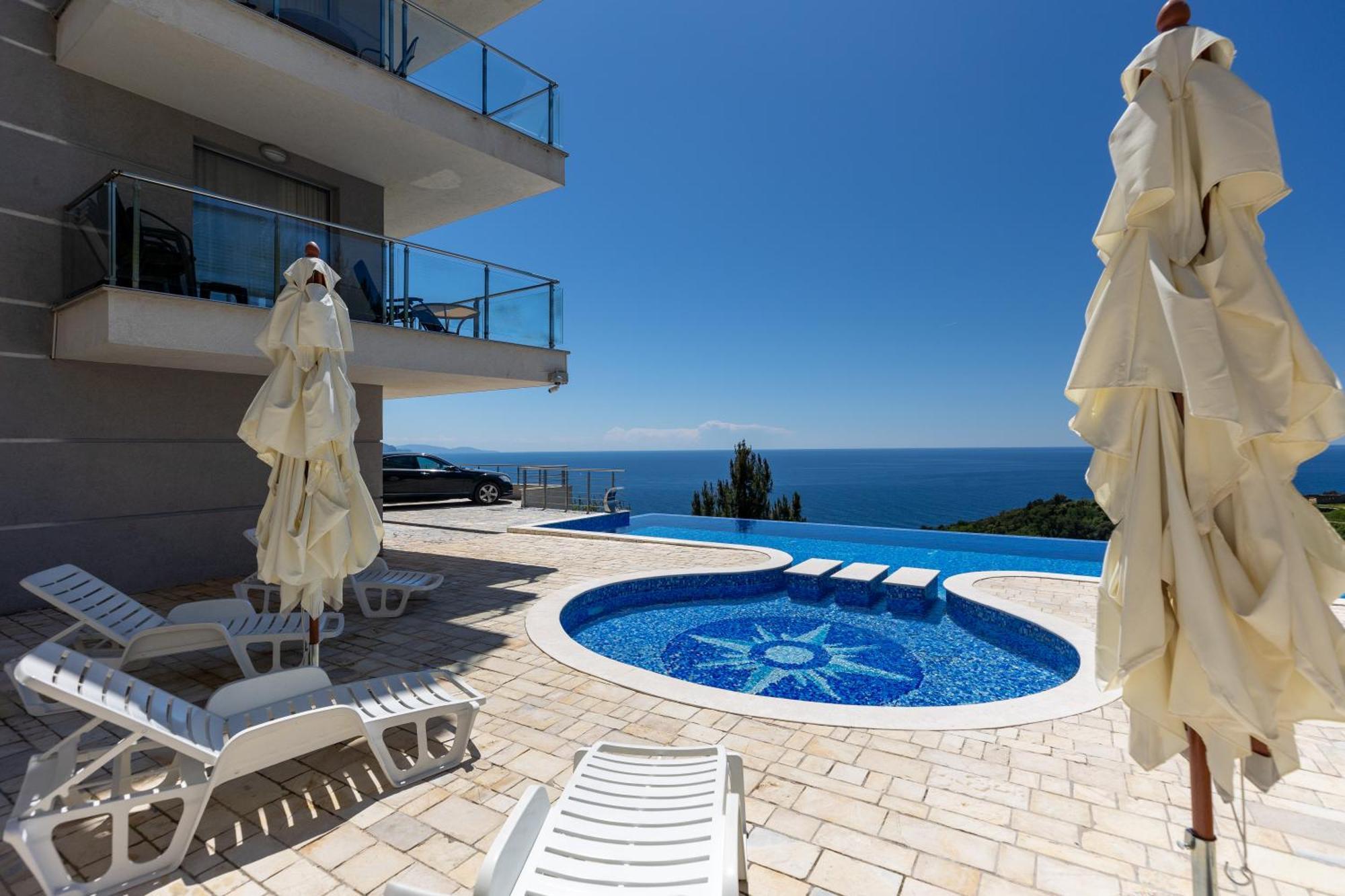 Tophill Altezza 9 View And Pool Apartment Budva
