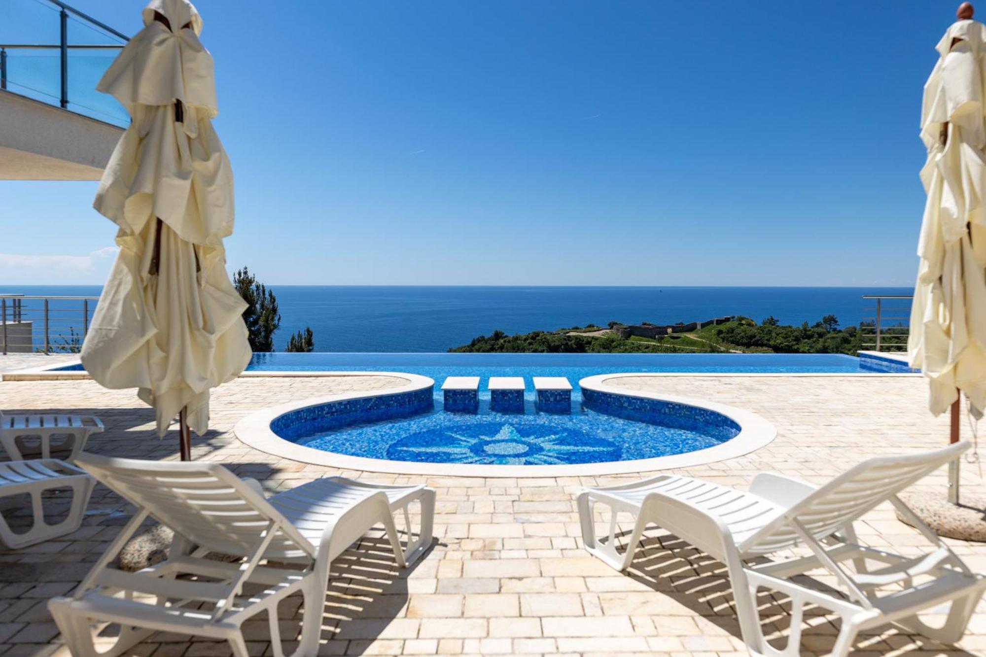 Apartment Tophill Altezza 9 View And Pool