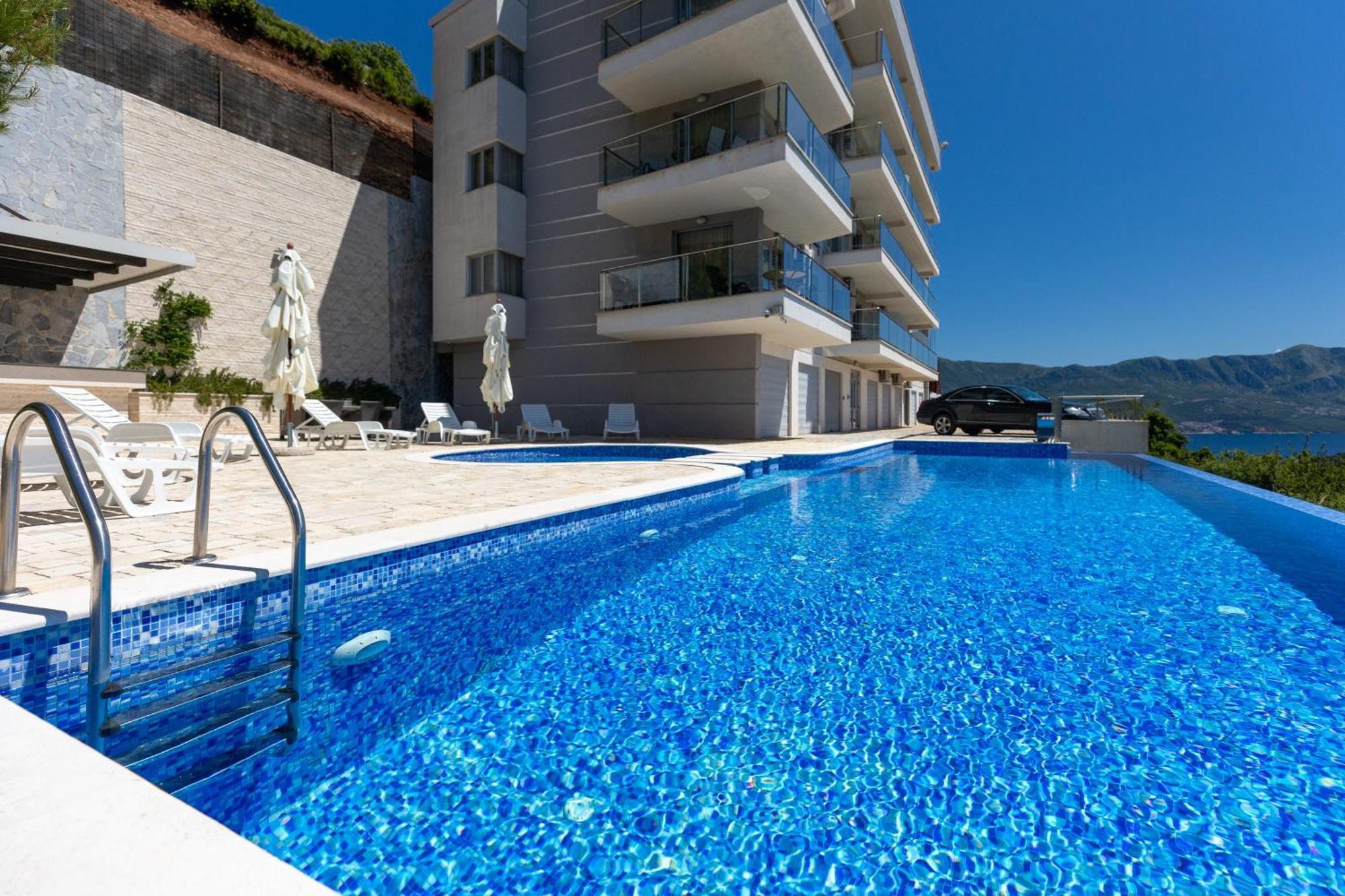 Tophill Altezza 9 View And Pool Apartment Budva