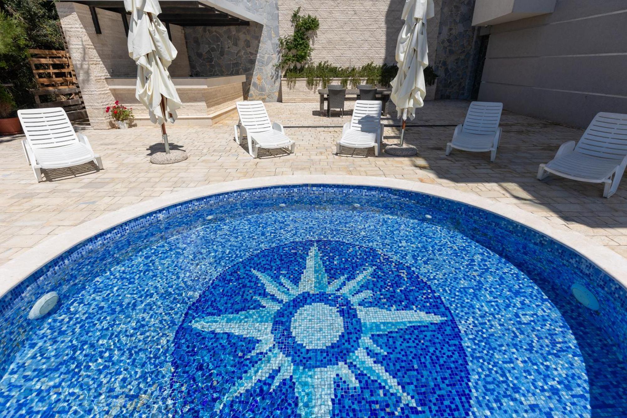 Tophill Altezza 9 View And Pool Apartment